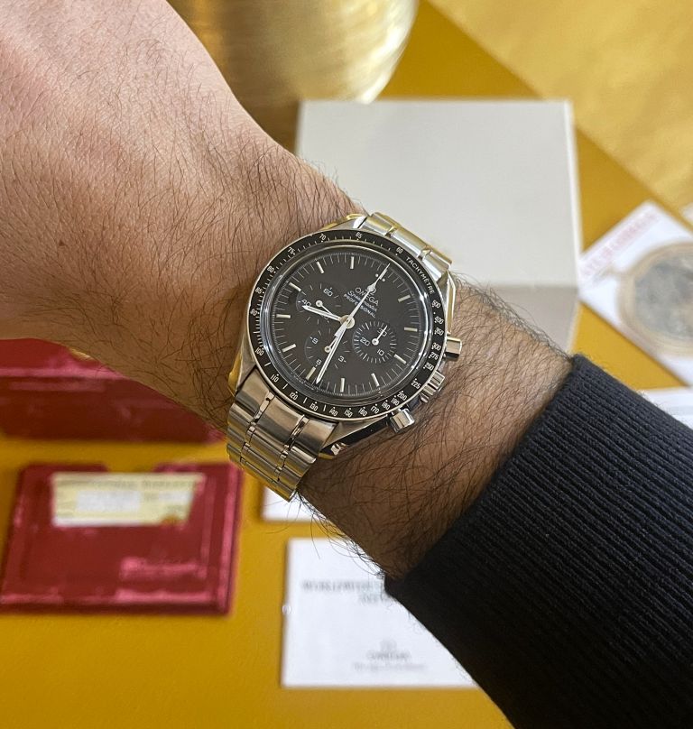 omega speedmaster moonwatch 1863 fondello a vista