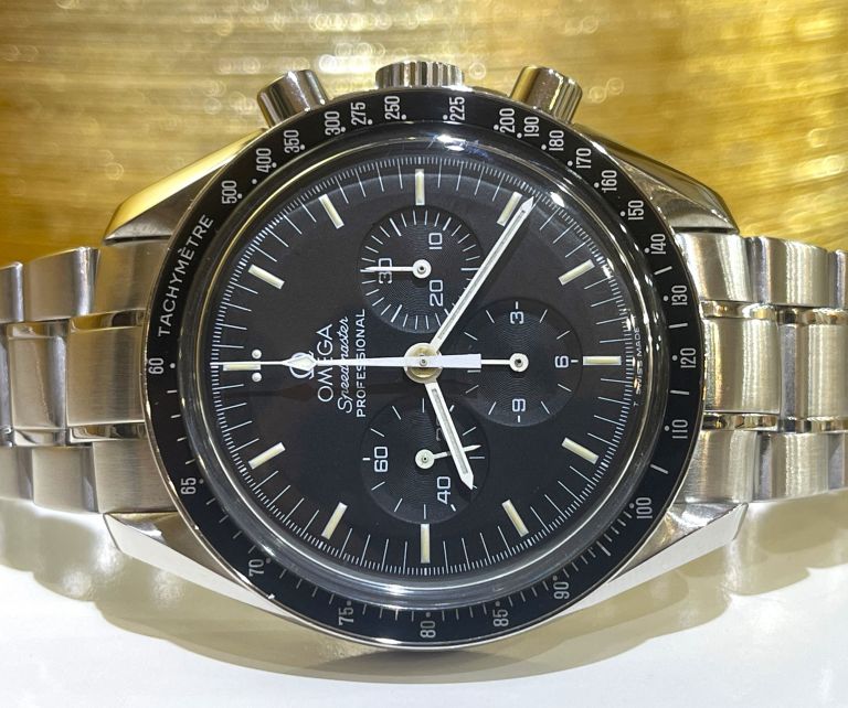 omega speedmaster moonwatch 1863 fondello a vista