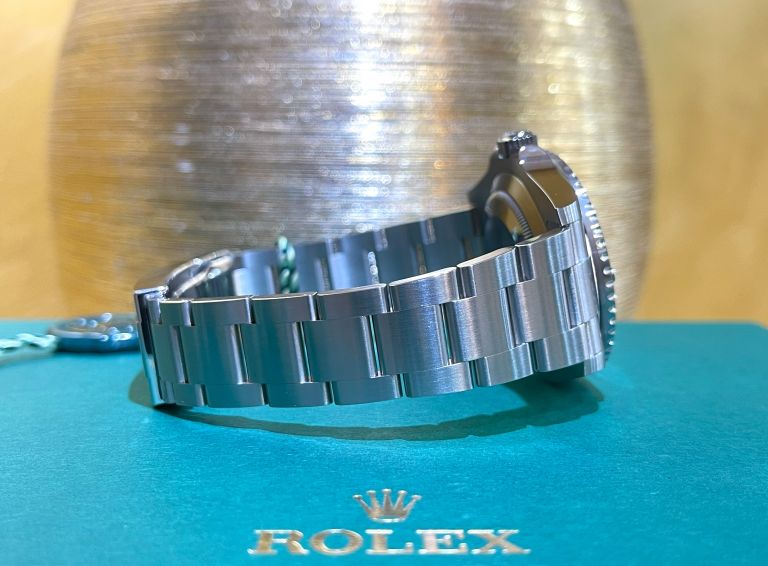 Rolex submariner 124060